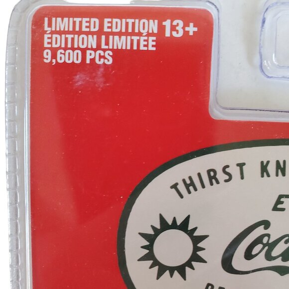 1960 VW Delivery Van Collectible - Limited Edition Coca-Cola Die-Cast 1:64 Scale - Picture 4 of 4